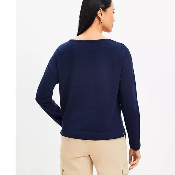 Ann Taylor Loft Harbor Gold Button Detail Top Size M Medium NWT Navy - Picture 4 of 9